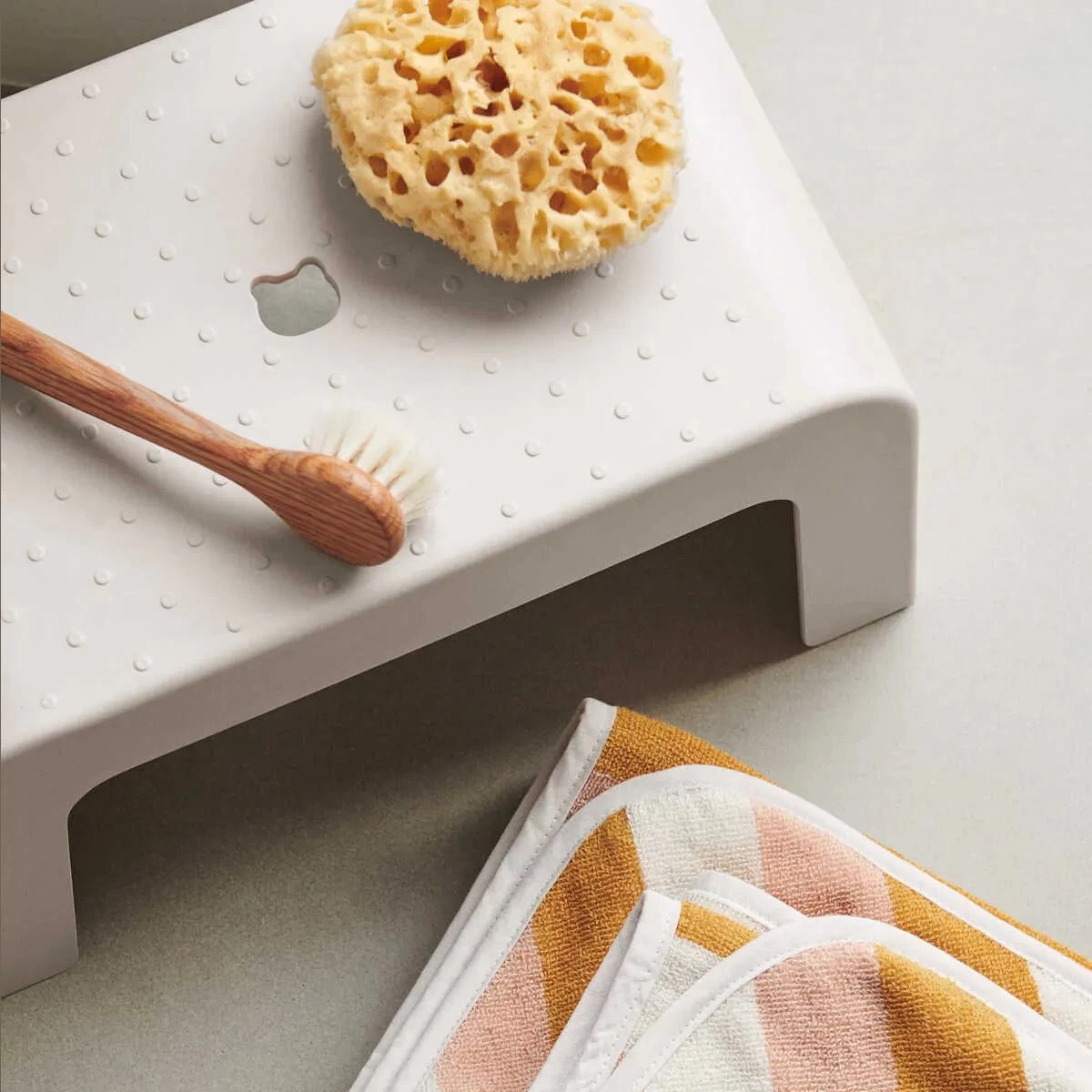 Liewood Ulla Opstapje / Kruk Antislip - Sandy 4 Liewood Ulla Opstapje / Kruk Antislip - Sandy - Afbeelding 2