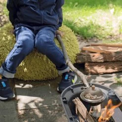 Kikkerland Huckleberry Popcorn Maker - Maak Je Eigen Popcorn - Popcornpan - Kampvuur - Buitenspeelgoed - Buitenspelen - Kamperen -Outdoor Camping Shop 1200x1200 554