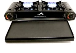 T&S - Draagbaar Dubbel Gasvuur Met Grillplaat En Transportkist - Camping Kooktoestel - Kookstel - Bakplaat - Gasfornuis - 2 Pits - Elektrische Ontsteking - Kookvuur - Kampeer Vuur 11 T&S - Draagbaar Dubbel Gasvuur Met Grillplaat En Transportkist - Camping Kooktoestel - Kookstel - Bakplaat - Gasfornuis - 2 Pits - Elektrische Ontsteking - Kookvuur - Kampeer Vuur -Outdoor Camping Shop 1200x830