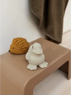 Liewood Ulla Opstapje / Kruk Antislip - Oat -Outdoor Camping Shop 902x1200 1